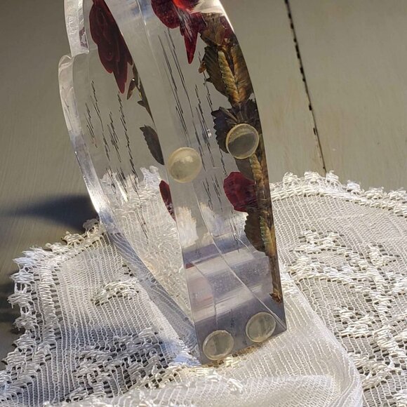 Vintage Bircraft Valentine Acrylic Heart Paperweight with Embedded Roses 4 inch - Picture 6 of 7